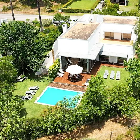 Arriba Villa Aroeira (Setubal)